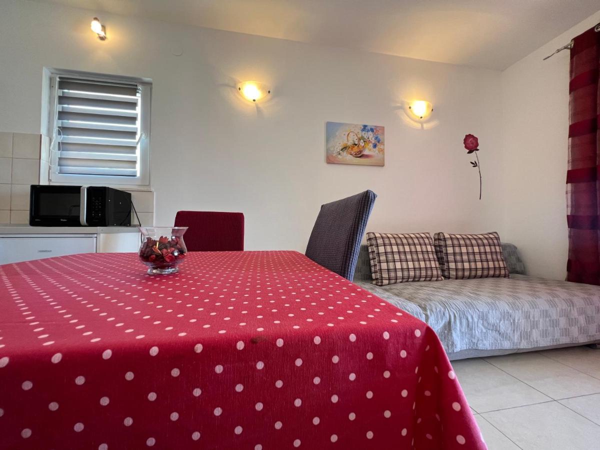 Apartmani Roje Sveti Filip I Jakov Buitenkant foto