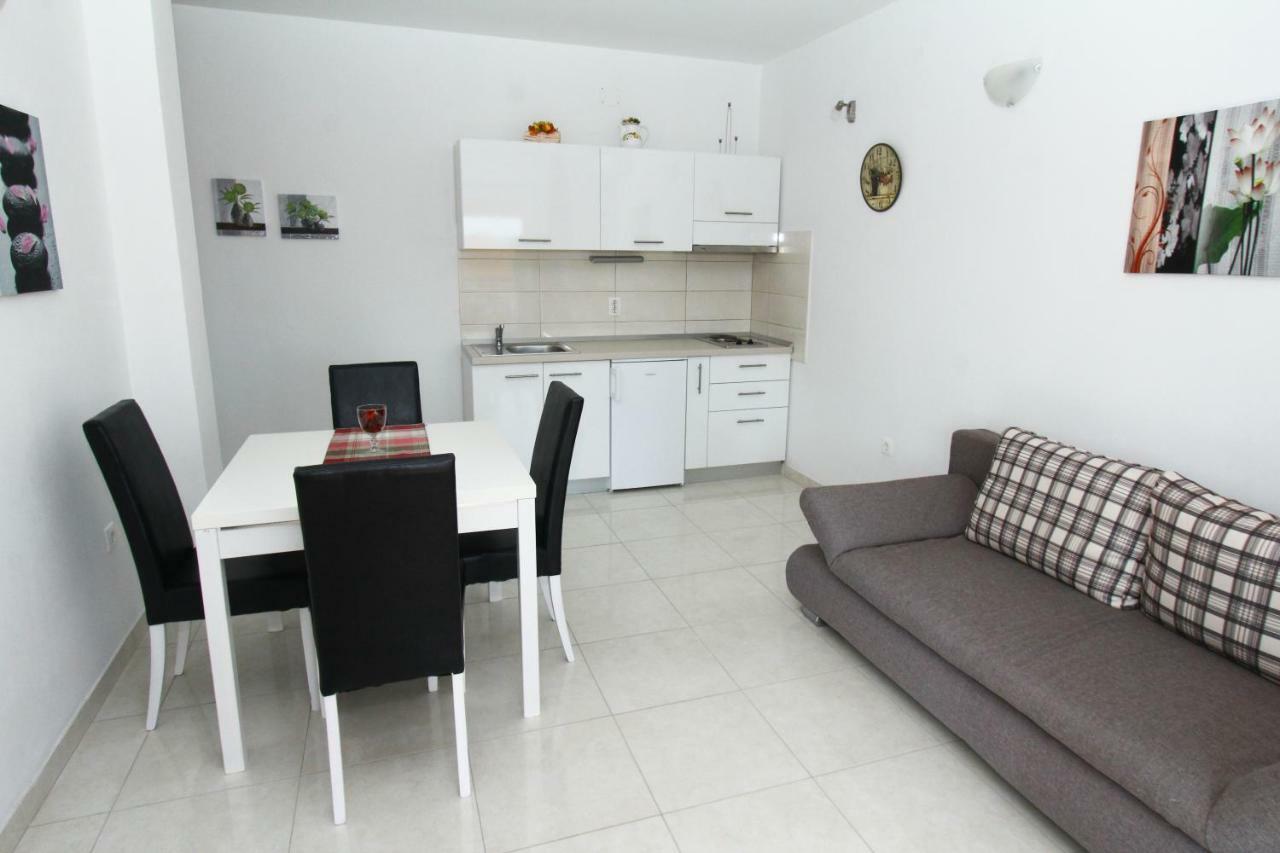 Apartmani Roje Sveti Filip I Jakov Buitenkant foto